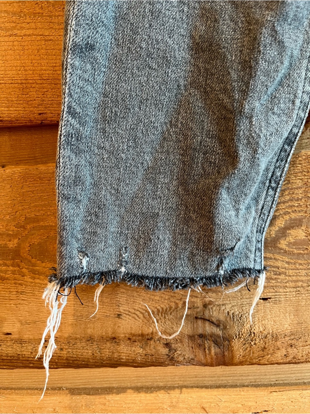 AGOLDE Riley High Rise in Grey Washed - Picture 5 of 11